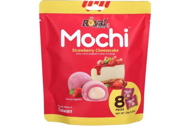 Royal Family Mochi Strawberry Cheesecake Flavor 120g